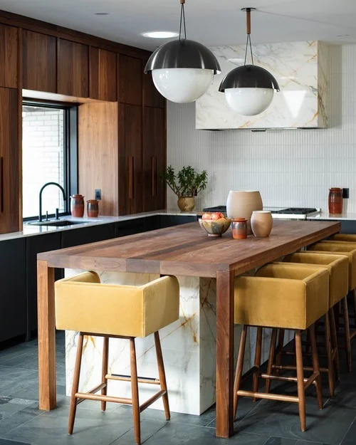 Grateful for the opportunity to create these special spaces for families to gather. Hoping your kitchens are messy and full today. Happy Thanksgiving! 
.
.
.
.
#luxeathome #interiordesign #interiors #beautifulhomes #design #adstyle #traditionalhome #